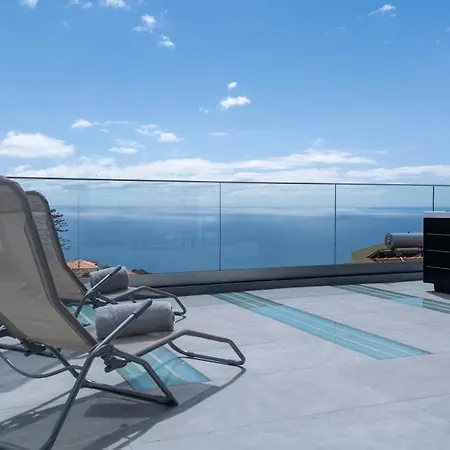 Дом отдыха Daysy House By Lovelystay - Oceanview Jacuzzi *